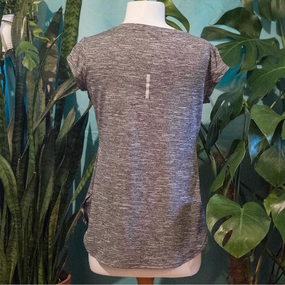 Reebok T Shirt Size Small - Picture 2 of 3